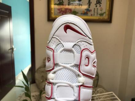 国内5月19日発売予定】 ナイキ エア モア アップテンポ ホワイト/バー