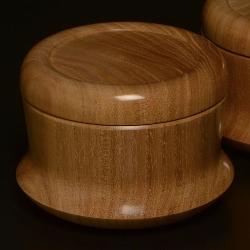 栴檀本因坊型碁笥 極上（38号） | 前川榧碁盤店