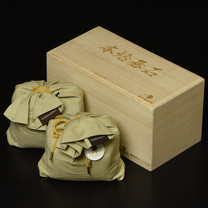 黒木碁石店 本蛤碁石 厳選華印 34号 | 前川榧碁盤店