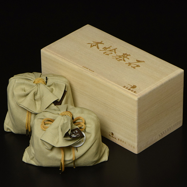 黒木碁石店 本蛤碁石 厳選雪印 30号 | 前川榧碁盤店