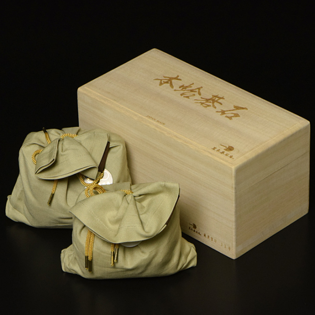 黒木碁石店 本蛤碁石 厳選雪印 38号 | 前川榧碁盤店