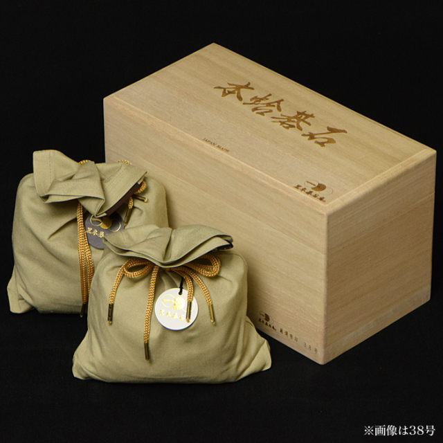 黒木碁石店 本蛤碁石 厳選雪印 38号 | 前川榧碁盤店