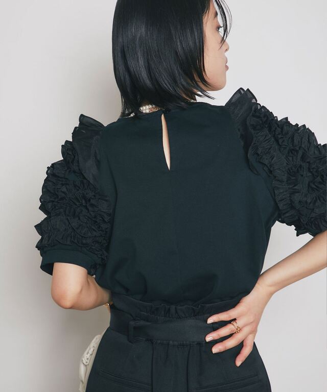 フラワーフリルスリーブトップス