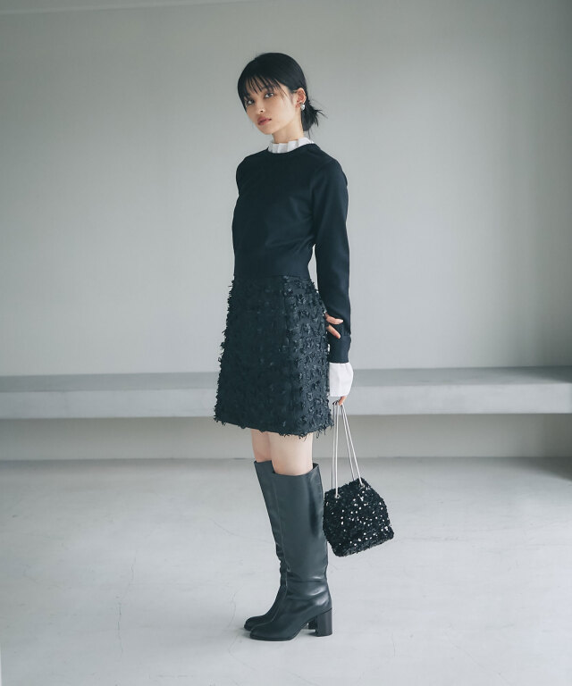 ドッキングフリルネックニット