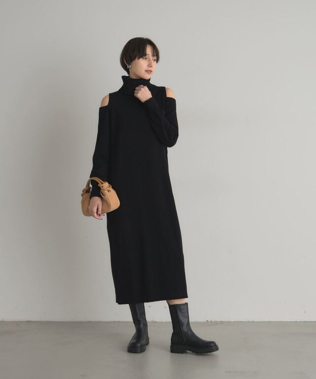 タートルネックニットワンピース