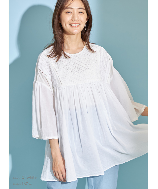 コットンボイルシャーリングブラウス※一部店舗のみ入荷