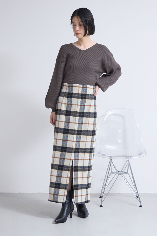 Vネックボリュームスリーブニット※一部店舗のみ入荷