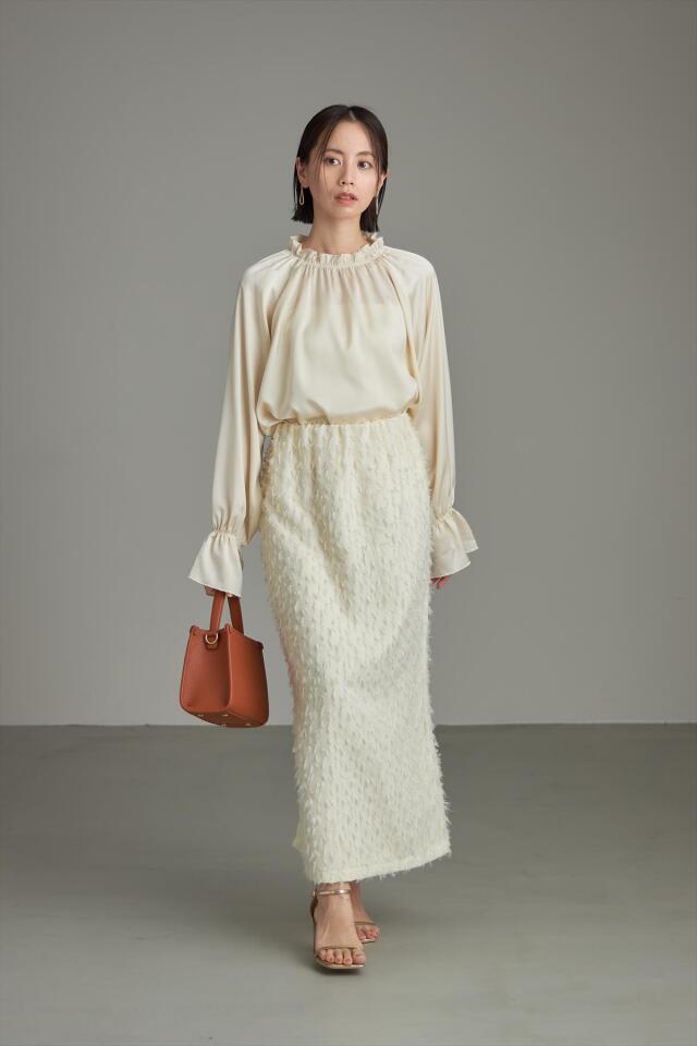 WEB限定】フリルネックサテンブラウス