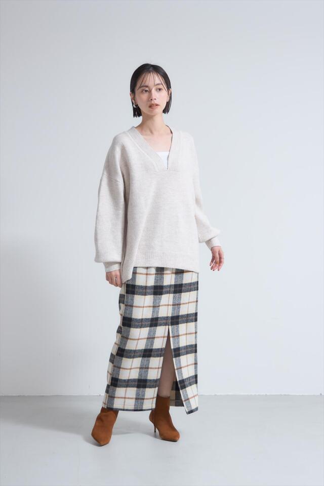 天竺深Vネックニット※一部店舗のみ入荷