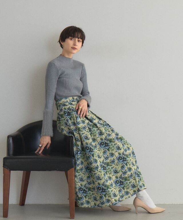 オフィシャルサイト限定】フラワージャガードタックフレアスカート