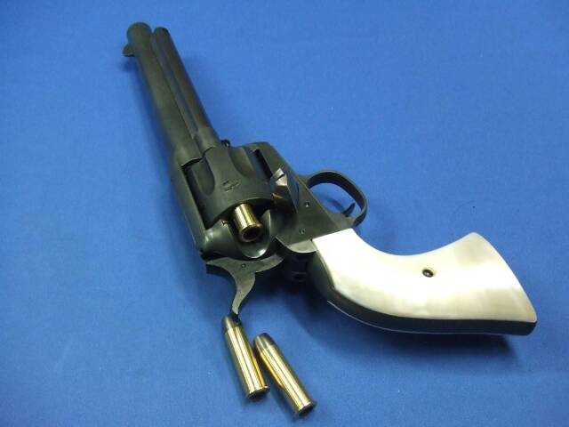 コルトSAA.45 アーティラリー エクセレント HW パールプラグリップ仕様