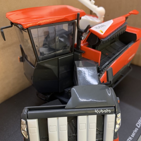 ミニチュア クボタコンバイン DIONITH DR6130 模型 展示用 / 送料無料