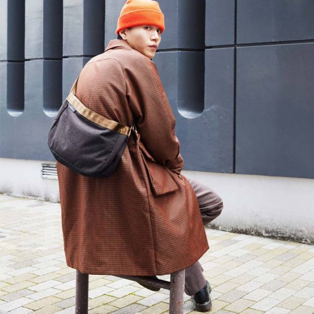 クローム ニュースペーパーメッセンジャー スモール CHROME NEWSPAPER