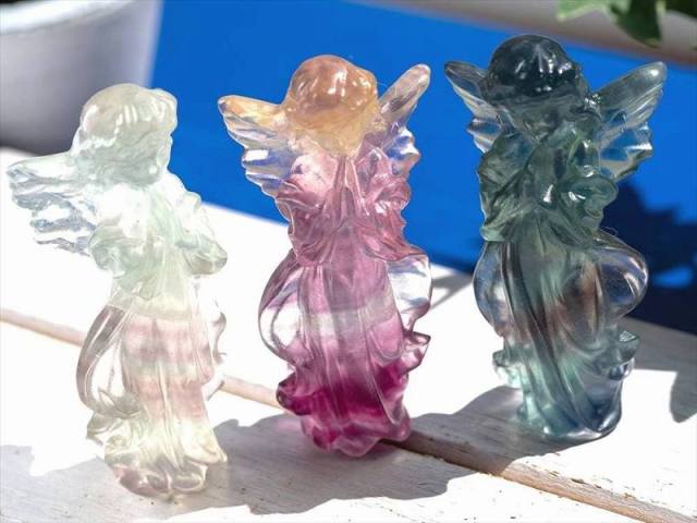 マルチカラー フローライト エンジェル 彫刻置物 1個売り 高さ約6.5cm