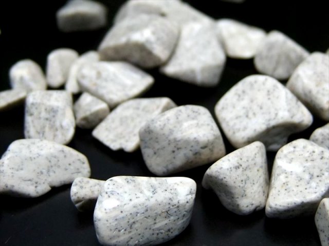 北投石 さざれ石 1袋約100g 粒平均大きさ約5mm-18mm 心身を癒す人気