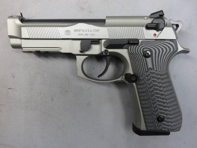 ウエスタンアームズ ベレッタ ガスガン シルバー/ブラック レール付き