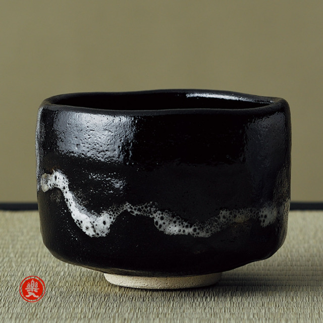 楽入窯 2025年新春作品 [干支茶碗] 黒楽 蛇喝釉