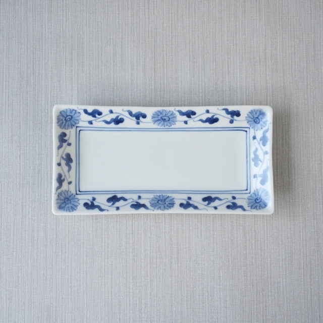 そうた窯｜染付渕菊唐草S字長角皿（特小） サイズ：200mm×100mm