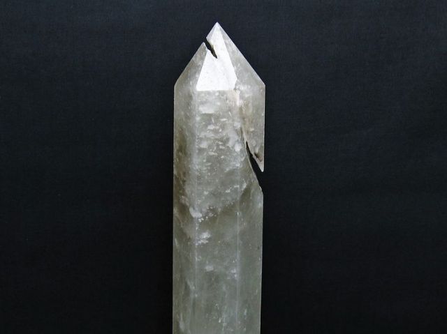 1.5Kgパワーストーン 天然石 ライトニング水晶六角柱[T581-6012]