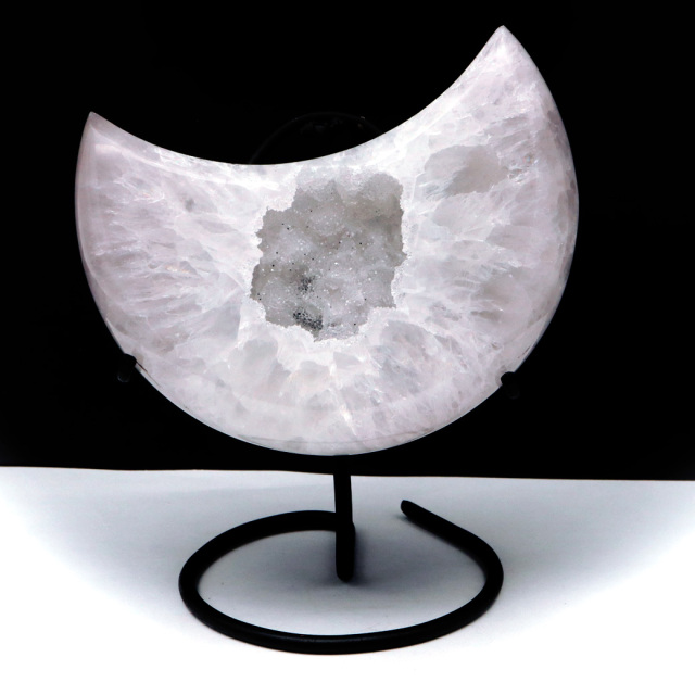 メノウ 月型 台付き 置き物 ブラジル産 アゲート 197g 瑪瑙 水晶