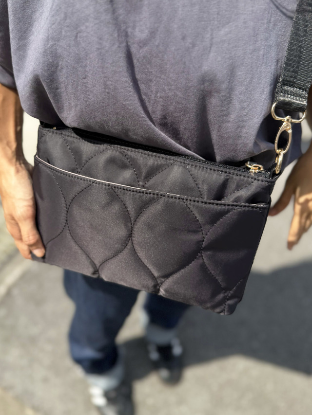 バッグ》633 高密度ナイロンの多収納キルティングショルダーバッグ