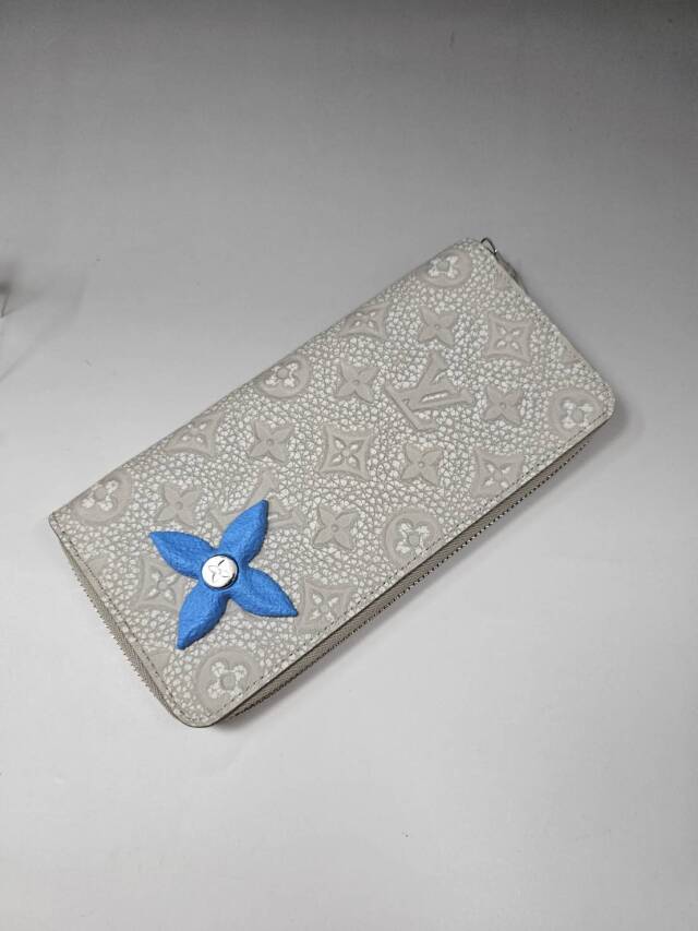 LOUIS VUITTON/ルイヴィトン/トリヨンレザー ジッピーウォレット