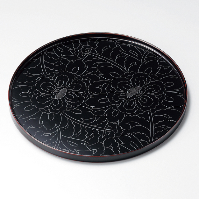 丸盆 10.0 黒牡丹彫 溜 木製 漆塗り 12-10204 漆器の井助