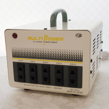 SU-1000｜ほぼ世界中の電圧に対応したマルチトランス リビングや書斎に