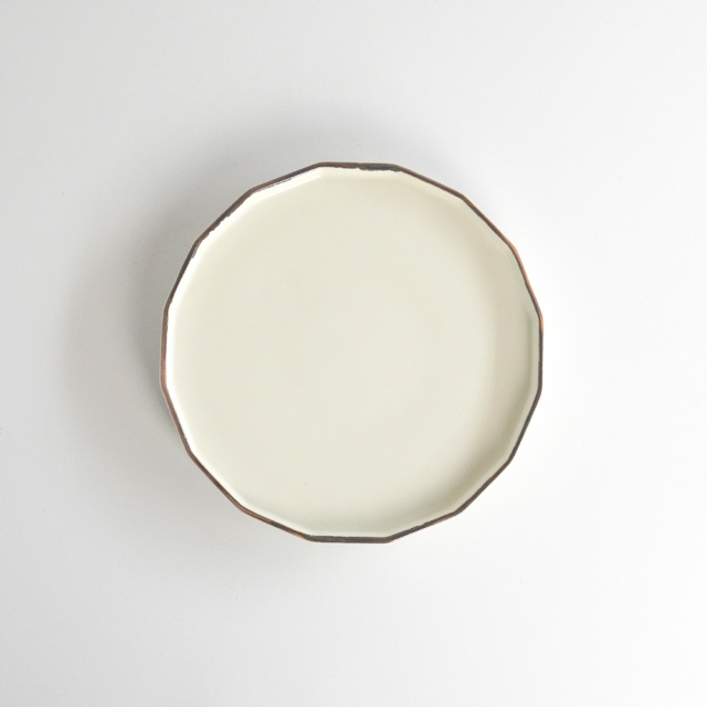 十六角プレート ホワイト釉サビ【3サイズ】（15.5cm-23.5cm）