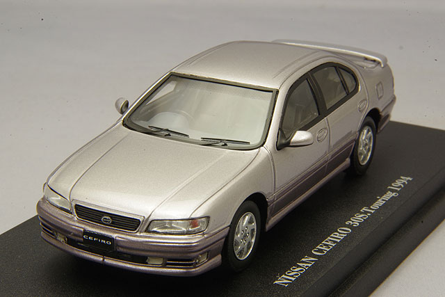 CAM@ 1/43 日産 セフィーロ ワゴン (WA32) 1997 プラチナホワイトパール