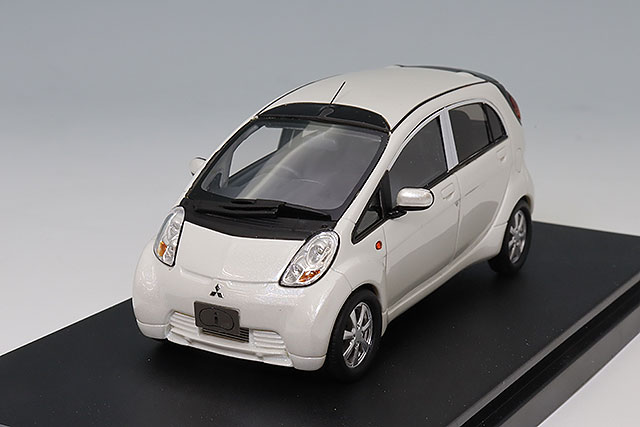 ハイストーリー 1/43 三菱 ディアマンテ ワゴン 1993 パールホワイト