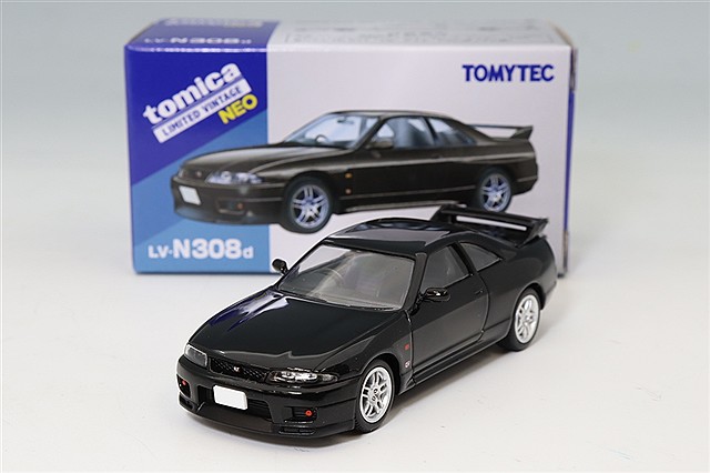 トミカリミテッドヴィンテージ NEO 1/64 日産 スカイライン 4ドア