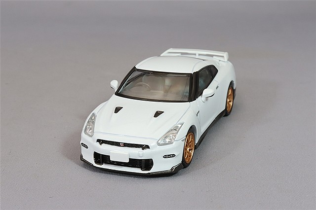トミカリミテッドヴィンテージ NEO 1/64 日産 GT-R R35 ニスモ 2020 白