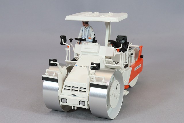 MONO x ケンクラフト 1/50 SAKAI (酒井重工業) マカダムローラ 鹿島