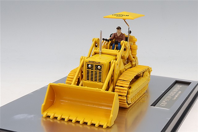 ダイキャストマスター 1/50 Cat D10T2 トラックタイプ トラクター