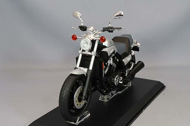 青島文化教材社 スカイネット 1/12 ヤマハ Vmax ファイアーレッド