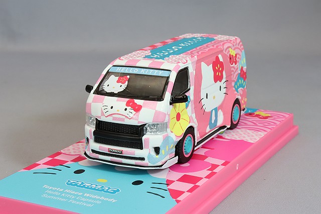 Tarmac 1/64 トヨタ ハイエース ワイドボディ TRD