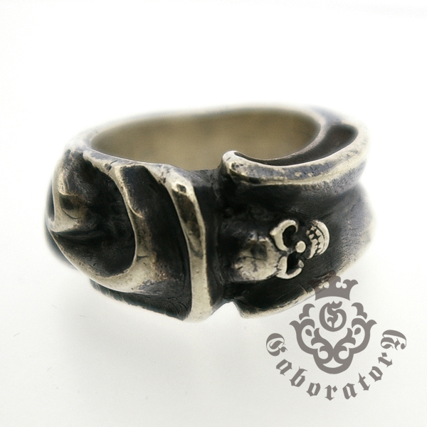 ガボラトリー Gaboratory Small gothic skull ring スモールゴシック