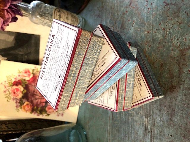 フランスアンティーク,紙箱,小箱,薬の箱,ラベル,レタリング,デッド