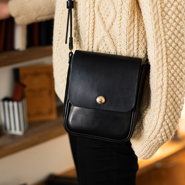 SHOULDER BAG レザープロダクト LONA