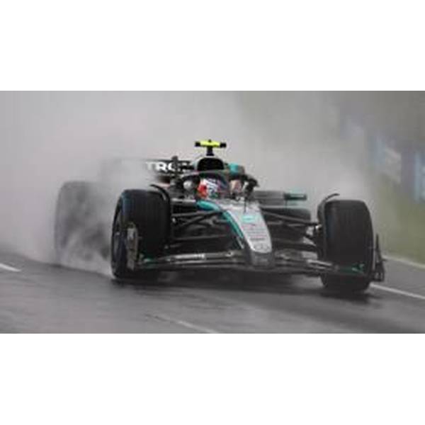 スパーク 1/43 メルセデスAMG F1 W16 E Performance No.63 2025 F1