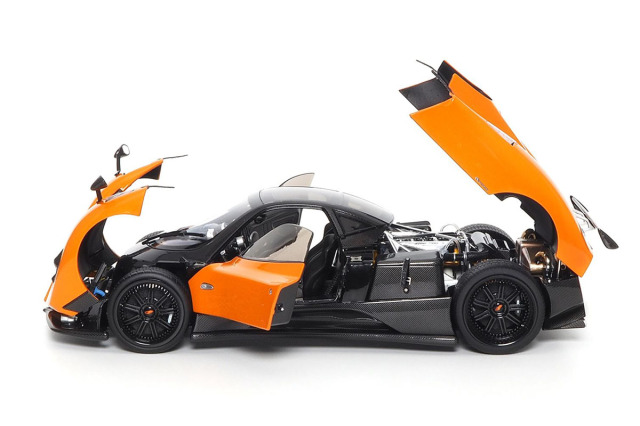予約商品 ** BBR - Almost Real 1/18 Pagani Zonda F (Diecast full