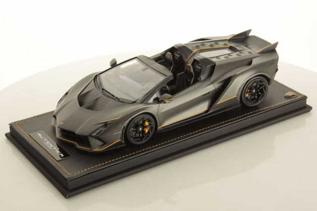 MR collection LAMBO060A 1/18 Lamborghini Autentica Grigio Titans