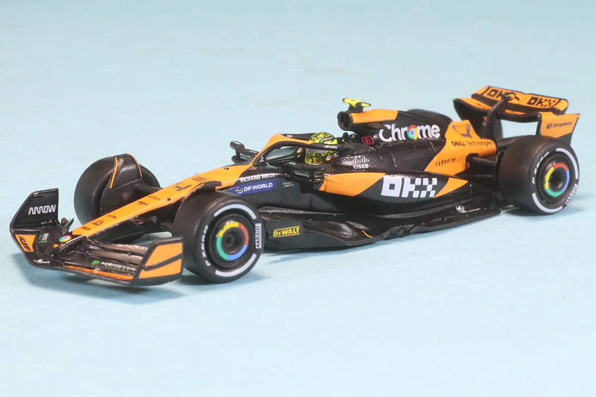 スパーク 1/64 マクラーレン MCL38 2024 O.ピアストリ Y375 ミニカー