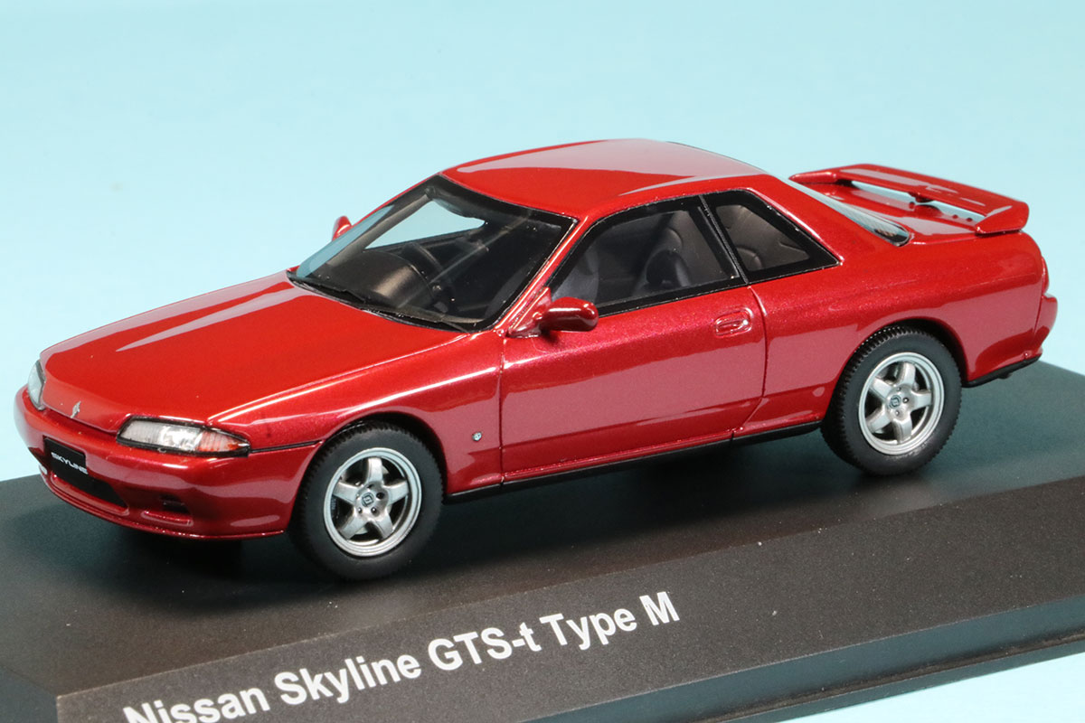 京商 1/43 ニッサンスカイライン (HCR32) GTS-t タイプM レッド