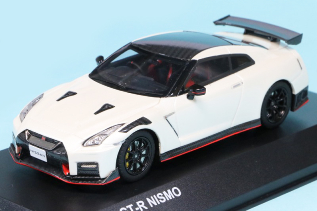 京商 1/43 ニッサン GT-R ニスモ 2022 ホワイト KSR43108W