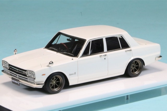 イグニッションモデル 1/18 ニッサン スカイライン 2000 GT-R KPGC10