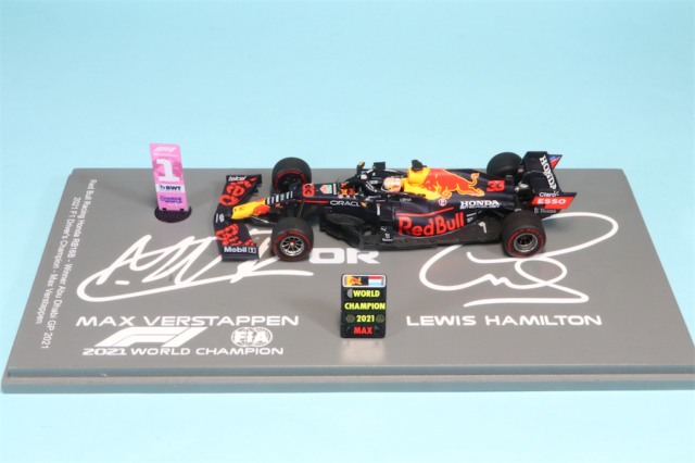 スパーク 1/43 レッドブル RB18 日本 GP 2022 M.フェルスタッペン