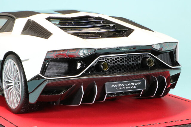 MRコレクション 1/18 ランボルギーニ アヴェンタドール アルティメイト