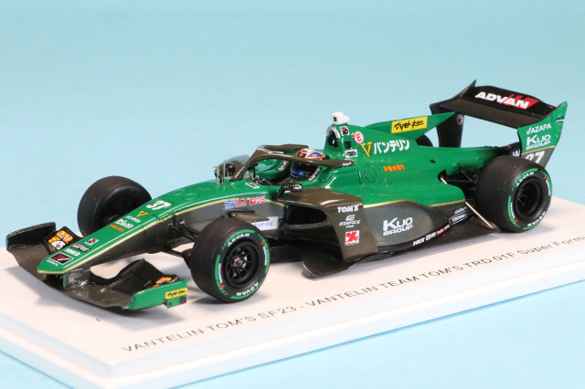 スパーク 1/43 ドコモ ビジネス SF23 TRD01F スーパーフォーミュラー